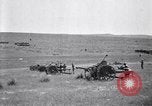 Immagine di Stati Uniti Esercito cavalleria e unità di artiglieria sulle manovre in Marfa Texas Marfa Texas USA, 1923, secondo 20 filmato di repertorio 65675036446