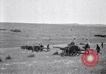 Immagine di Stati Uniti Esercito cavalleria e unità di artiglieria sulle manovre in Marfa Texas Marfa Texas USA, 1923, secondo 33 filmato di repertorio 65675036446
