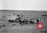 Immagine di Stati Uniti Esercito cavalleria e unità di artiglieria sulle manovre in Marfa Texas Marfa Texas USA, 1923, secondo 51 filmato di repertorio 65675036446