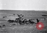 Immagine di Stati Uniti Esercito cavalleria e unità di artiglieria sulle manovre in Marfa Texas Marfa Texas USA, 1923, secondo 52 filmato di repertorio 65675036446