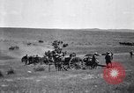 Immagine di Stati Uniti Esercito cavalleria e unità di artiglieria sulle manovre in Marfa Texas Marfa Texas USA, 1923, secondo 53 filmato di repertorio 65675036446