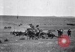Immagine di Stati Uniti Esercito cavalleria e unità di artiglieria sulle manovre in Marfa Texas Marfa Texas USA, 1923, secondo 58 filmato di repertorio 65675036446