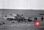 Immagine di Stati Uniti Esercito cavalleria e unità di artiglieria sulle manovre in Marfa Texas Marfa Texas USA, 1923, secondo 60 filmato di repertorio 65675036446