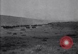 Immagine di Stati Uniti Esercito di unità di cavalleria ritorno alla base dopo le manovre in Marfa Texas Marfa Texas USA, 1923, secondo 4 filmato di repertorio 65675036448