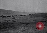 Immagine di Stati Uniti Esercito di unità di cavalleria ritorno alla base dopo le manovre in Marfa Texas Marfa Texas USA, 1923, secondo 5 filmato di repertorio 65675036448