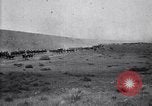 Immagine di Stati Uniti Esercito di unità di cavalleria ritorno alla base dopo le manovre in Marfa Texas Marfa Texas USA, 1923, secondo 11 filmato di repertorio 65675036448