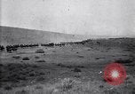 Immagine di Stati Uniti Esercito di unità di cavalleria ritorno alla base dopo le manovre in Marfa Texas Marfa Texas USA, 1923, secondo 13 filmato di repertorio 65675036448