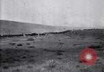 Immagine di Stati Uniti Esercito di unità di cavalleria ritorno alla base dopo le manovre in Marfa Texas Marfa Texas USA, 1923, secondo 18 filmato di repertorio 65675036448
