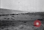 Immagine di Stati Uniti Esercito di unità di cavalleria ritorno alla base dopo le manovre in Marfa Texas Marfa Texas USA, 1923, secondo 20 filmato di repertorio 65675036448