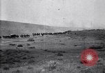 Immagine di Stati Uniti Esercito di unità di cavalleria ritorno alla base dopo le manovre in Marfa Texas Marfa Texas USA, 1923, secondo 34 filmato di repertorio 65675036448