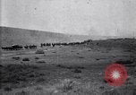 Immagine di Stati Uniti Esercito di unità di cavalleria ritorno alla base dopo le manovre in Marfa Texas Marfa Texas USA, 1923, secondo 35 filmato di repertorio 65675036448