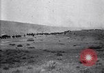 Immagine di Stati Uniti Esercito di unità di cavalleria ritorno alla base dopo le manovre in Marfa Texas Marfa Texas USA, 1923, secondo 40 filmato di repertorio 65675036448
