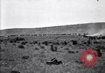 Immagine di Stati Uniti Esercito di unità di cavalleria ritorno alla base dopo le manovre in Marfa Texas Marfa Texas USA, 1923, secondo 45 filmato di repertorio 65675036448