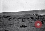 Immagine di Stati Uniti Esercito di unità di cavalleria ritorno alla base dopo le manovre in Marfa Texas Marfa Texas USA, 1923, secondo 46 filmato di repertorio 65675036448