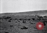 Immagine di Stati Uniti Esercito di unità di cavalleria ritorno alla base dopo le manovre in Marfa Texas Marfa Texas USA, 1923, secondo 49 filmato di repertorio 65675036448