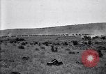 Immagine di Stati Uniti Esercito di unità di cavalleria ritorno alla base dopo le manovre in Marfa Texas Marfa Texas USA, 1923, secondo 54 filmato di repertorio 65675036448
