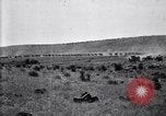 Immagine di Stati Uniti Esercito di unità di cavalleria ritorno alla base dopo le manovre in Marfa Texas Marfa Texas USA, 1923, secondo 56 filmato di repertorio 65675036448