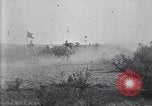 Immagine di Stati Uniti Esercito di unità di cavalleria ritorno alla base dopo le manovre in Marfa Texas Marfa Texas USA, 1923, secondo 59 filmato di repertorio 65675036448