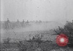 Immagine di Stati Uniti Esercito di unità di cavalleria ritorno alla base dopo le manovre in Marfa Texas Marfa Texas USA, 1923, secondo 62 filmato di repertorio 65675036448