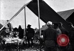 Image US Army 1re Division de cavalerie manger à l'agent des officiers du champ mes Marfa Texas USA, 1923, de la seconde 7 séquences d'archives historiques vidéo 65675036449