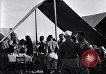 Image US Army 1re Division de cavalerie manger à l'agent des officiers du champ mes Marfa Texas USA, 1923, de la seconde 17 séquences d'archives historiques vidéo 65675036449