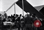 Image US Army 1re Division de cavalerie manger à l'agent des officiers du champ mes Marfa Texas USA, 1923, de la seconde 21 séquences d'archives historiques vidéo 65675036449