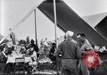 Image US Army 1re Division de cavalerie manger à l'agent des officiers du champ mes Marfa Texas USA, 1923, de la seconde 23 séquences d'archives historiques vidéo 65675036449