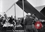 Image US Army 1re Division de cavalerie manger à l'agent des officiers du champ mes Marfa Texas USA, 1923, de la seconde 25 séquences d'archives historiques vidéo 65675036449