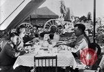 Image US Army 1re Division de cavalerie manger à l'agent des officiers du champ mes Marfa Texas USA, 1923, de la seconde 34 séquences d'archives historiques vidéo 65675036449