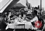 Image US Army 1re Division de cavalerie manger à l'agent des officiers du champ mes Marfa Texas USA, 1923, de la seconde 36 séquences d'archives historiques vidéo 65675036449