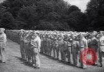 Immagine di Party in giardino per soldati statunitensi Washington DC USA, 1942, secondo 10 filmato di repertorio 65675036462