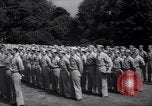 Immagine di Party in giardino per soldati statunitensi Washington DC USA, 1942, secondo 30 filmato di repertorio 65675036462