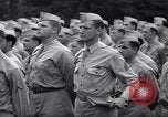 Immagine di Party in giardino per soldati statunitensi Washington DC USA, 1942, secondo 36 filmato di repertorio 65675036462