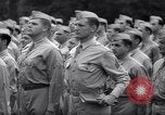 Immagine di Party in giardino per soldati statunitensi Washington DC USA, 1942, secondo 38 filmato di repertorio 65675036462
