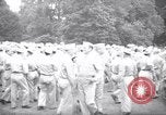 Immagine di Party in giardino per soldati statunitensi Washington DC USA, 1942, secondo 44 filmato di repertorio 65675036462