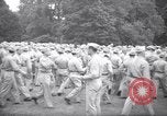 Immagine di Party in giardino per soldati statunitensi Washington DC USA, 1942, secondo 47 filmato di repertorio 65675036462