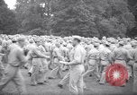 Immagine di Party in giardino per soldati statunitensi Washington DC USA, 1942, secondo 48 filmato di repertorio 65675036462