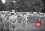 Immagine di Party in giardino per soldati statunitensi Washington DC USA, 1942, secondo 51 filmato di repertorio 65675036462
