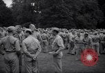 Immagine di Party in giardino per soldati statunitensi Washington DC USA, 1942, secondo 53 filmato di repertorio 65675036462
