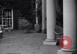 Standbild Springwood Veranda Hyde Park New York USA, 1936, aus Sekunde 11 historischem Filmmaterial Videoclip 65675036473