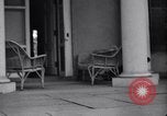 Standbild Springwood Veranda Hyde Park New York USA, 1936, aus Sekunde 23 historischem Filmmaterial Videoclip 65675036473