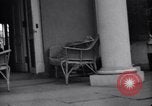 Standbild Springwood Veranda Hyde Park New York USA, 1936, aus Sekunde 24 historischem Filmmaterial Videoclip 65675036473