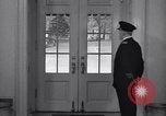 Standbild drücken Sie am Weißen Haus West Wing Washington DC USA, 1937, aus Sekunde 7 historischem Filmmaterial Videoclip 65675036474