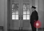 Standbild drücken Sie am Weißen Haus West Wing Washington DC USA, 1937, aus Sekunde 11 historischem Filmmaterial Videoclip 65675036474