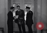Standbild drücken Sie am Weißen Haus West Wing Washington DC USA, 1937, aus Sekunde 38 historischem Filmmaterial Videoclip 65675036474