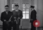 Standbild drücken Sie am Weißen Haus West Wing Washington DC USA, 1937, aus Sekunde 40 historischem Filmmaterial Videoclip 65675036474
