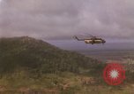 Immagine di Funzionamento Thayer II dall'esercito degli Stati Uniti Ankhe Vietnam del Sud, 1966, secondo 18 filmato di repertorio 65675036495