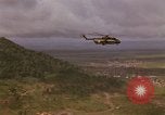 Immagine di Funzionamento Thayer II dall'esercito degli Stati Uniti Ankhe Vietnam del Sud, 1966, secondo 21 filmato di repertorio 65675036495