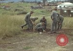 Image 1re Division de cavalerie aérienne soldats Ankhe Sud Vietnam, 1966, de la seconde 44 séquences d'archives historiques vidéo 65675036496