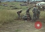 Image 1re Division de cavalerie aérienne soldats Ankhe Sud Vietnam, 1966, de la seconde 47 séquences d'archives historiques vidéo 65675036496